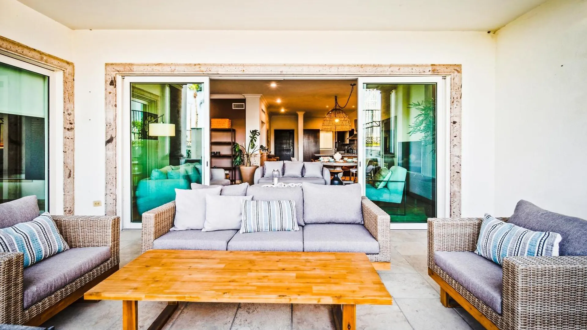Perfect Location Relax In Style Minutes From Beach Cabo San Lucas
